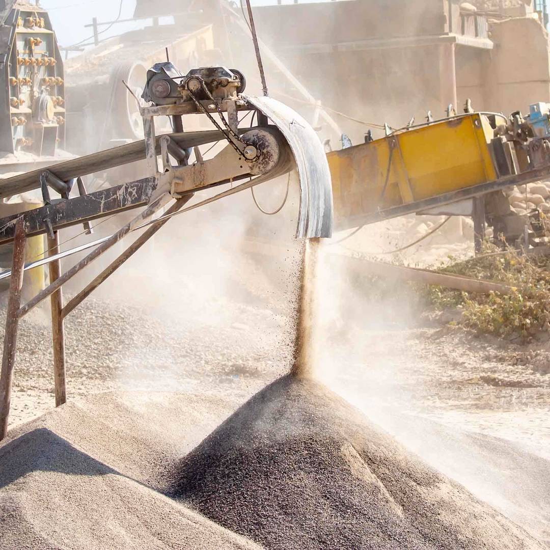 stone crusher creates silica dust in quarry